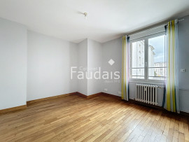 Location
                                                                                Centre-ville de SAINT-LO, Appartement 3 pièces