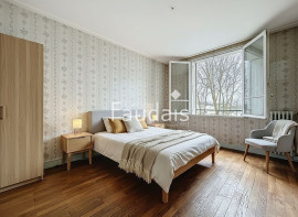 
                                                                                        Vente
                                                                                         CENTRE-VILLE DE SAINT-LÔ, Appartement avec garage 