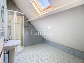 
                                                                                        Vente
                                                                                         CENTRE-VILLE DE SAINT-LO, Appartement en duplex