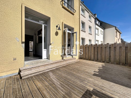 
                                                                                        Vente
                                                                                         CENTRE-VILLE DE SAINT-LÔ, Appartement triplex, 4 chambres 
