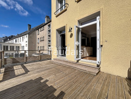 
                                                                                        Vente
                                                                                         CENTRE-VILLE DE SAINT-LÔ, Appartement triplex, 4 chambres 