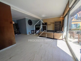 
                                                                                        Vente
                                                                                         Centre-ville – Grand appartement avec terrasse et parking  – Fort potentiel