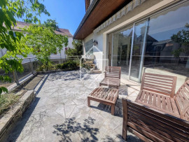 
                                                                                        Vente
                                                                                         Centre-ville – Grand appartement avec terrasse et parking  – Fort potentiel
