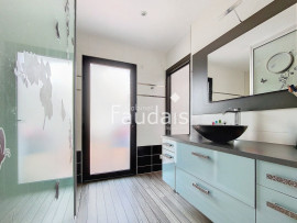 
                                                                                        Vente
                                                                                         CENTRE VILLE SAINT LO - MAISON D'ARCHITECTE 