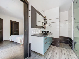 
                                                                                        Vente
                                                                                         CENTRE VILLE SAINT LO - MAISON D'ARCHITECTE 