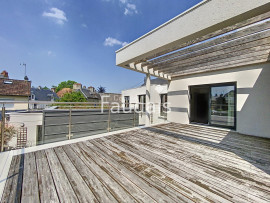 
                                                                                        Vente
                                                                                         CENTRE VILLE SAINT LO - MAISON D'ARCHITECTE 