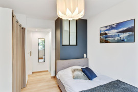 
                                                                                        Location
                                                                                         ✨ Chambre 17m2 avec sdb privé, proche centre ville