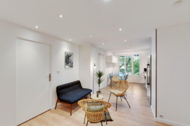 
                                                                                        Location
                                                                                         ✨ Chambre 17m2 avec sdb privé, proche centre ville