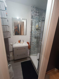 
                                                                                        Location
                                                                                         ✨ Chambre 17m2 avec sdb privé, proche centre ville