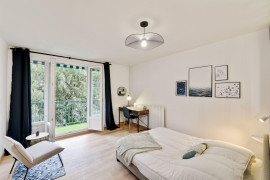 
                                                                                        Location
                                                                                         Chambre 20m2 avec sdb et balcon privé - au calme