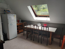 
                                                                                        Colocation
                                                                                         Chambre à l'étage d'une maison jouxtant le parc