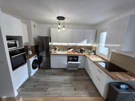 
                                                                                        Colocation
                                                                                         Chambre à louer dans beau T4