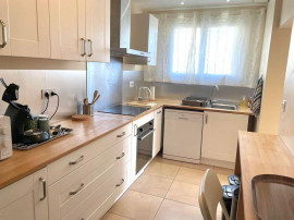 
                                                                                        Location
                                                                                         Chambre à louer dans magnifique maison