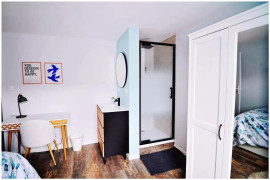 
                                                                                        Colocation
                                                                                         Chambre avec douche privée dans coloc Marbrerie