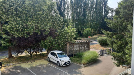 
                                                                                        Colocation
                                                                                         Chambre chez l'habitant avec balcon sans vis à vis