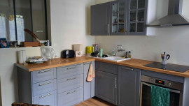 
                                                                                        Colocation
                                                                                         Chambre chez l'habitant avec balcon sans vis à vis