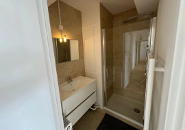 
                                                                                        Colocation
                                                                                         Chambre dans coloc 80m²