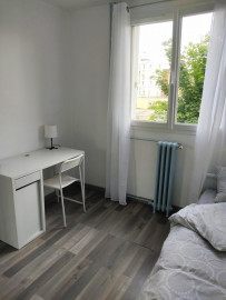 
                                                                                        Colocation
                                                                                         Chambre dans un appartement chaleureux avec salon et salle à manger partagés (loyer tout inclus)