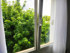 
                                                                                        Colocation
                                                                                         Chambre dans un appartement chaleureux avec salon et salle à manger partagés (loyer tout inclus)