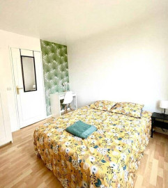 
                                                                                        Colocation
                                                                                         Chambre dans une colocation 105 m² Champs-Sur-Marn