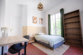 
                                                                                        Colocation
                                                                                         Chambre dans une colocation 120 m² Toulon (83)