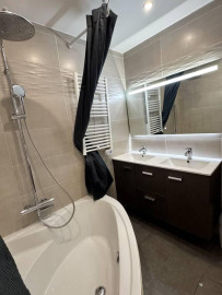 
                                                                                        Colocation
                                                                                         Chambre dans une colocation 84 m²