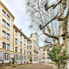 
                                                                                        Location
                                                                                         Chambre de 18 m2 dans un quartier calme
