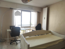 
                                                                                        Colocation
                                                                                         Chambre de 20m2 dans un appartement de 77m2