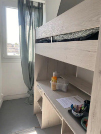 
                                                                                        Location
                                                                                         Chambre de bonne