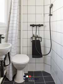 
                                                                                        Vente
                                                                                         Chambre de service refaite à neuf - Saint Lazare