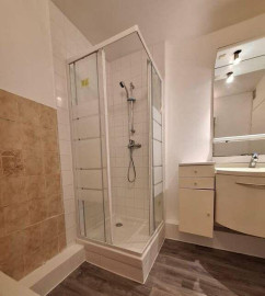 
                                                                                        Colocation
                                                                                         Chambre dispo dans belle coloc 97m²
