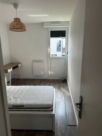 
                                                                                        Colocation
                                                                                         Chambre dispo dans une superbe maison 120m²