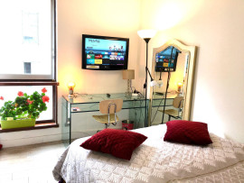
                                                                                        Colocation
                                                                                         Chambre disponible de suite dans coloc Paris 18ème