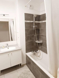 
                                                                                        Colocation
                                                                                         Chambre disponible en colocation 82m²