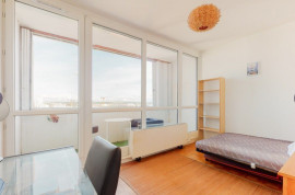 Location
Chambre en colocation dans un grand appartement (loyer tout inclus)