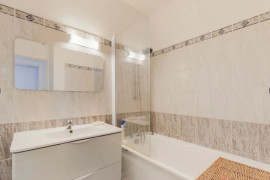 Location
Chambre en colocation dans un grand appartement (loyer tout inclus)