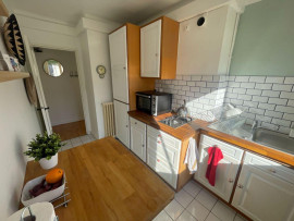 
                                                                                        Colocation
                                                                                         Chambre lumineuse, refaite à neuf proche gare