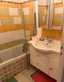 
                                                                                        Colocation
                                                                                         Chambre meublée 12 m² dans coloc 60m² au calme