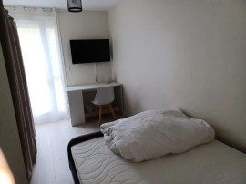 
                                                                                        Colocation
                                                                                         Chambre meublée 12m² dans grande coloc