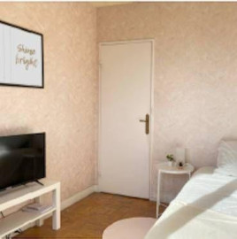 
                                                                                        Colocation
                                                                                         Chambre meublée 12m² en colocation pour filles