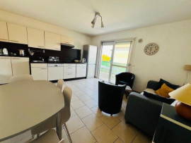 
                                                                                        Colocation
                                                                                         Chambre meublée à 2 pas de la plage