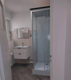 
                                                                                        Colocation
                                                                                         Chambre meublée avec douche privative en coloc 4ch