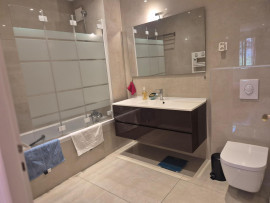 
                                                                                        Colocation
                                                                                         Chambre meublée dans appartement de standing