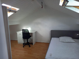 
                                                                                        Colocation
                                                                                         Chambre meublée indépendante dans coloc rénovée