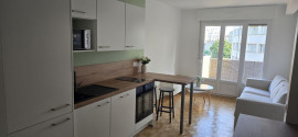 
                                                                                        Colocation
                                                                                         Chambre rénovée Gratte-Ciel – Métro 2 min – Balcon