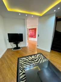 
                                                                                        Location
                                                                                         Chambre Spacieuse à Louer dans une Grande Maison (loyer tout inclus)