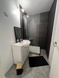 
                                                                                        Colocation
                                                                                         Chambres dispos dans coloc rénovée 72m²