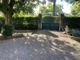
                                                                                        Vente
                                                                                         CHARLEVAL Maison T6, 110 m² en R+1 , garage