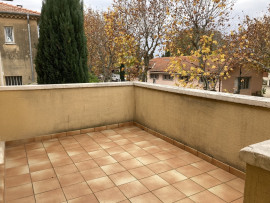
                                                                                        Vente
                                                                                         CHARLEVAL Maison T6, 110 m² en R+1 , garage