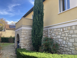 
                                                                                        Vente
                                                                                         CHARLEVAL Maison T6, 110 m² en R+1 , garage